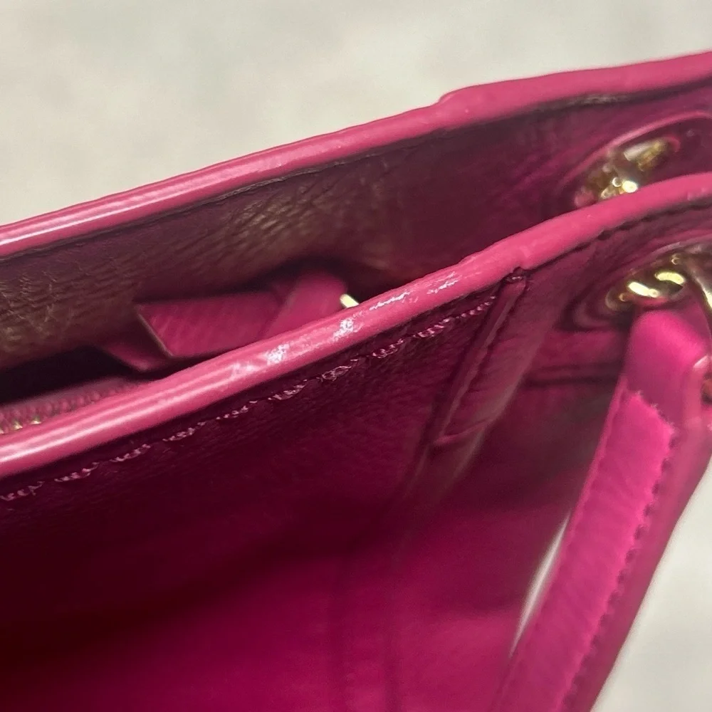 Tory Burch Britten Pebbled Slouchy Tote Shoulder Purse Magenta Pink & Gold